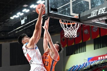 开云体育登录-出色表现令李春江点赞 新疆用大胜奠定新赛季基调